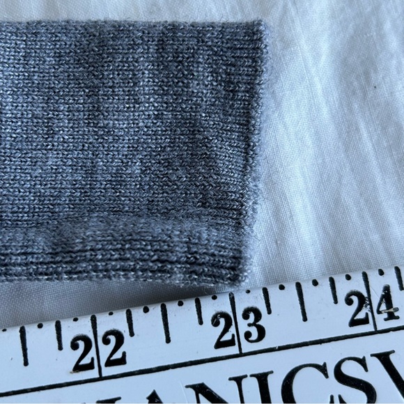 Peter Millar Brandon Dune Golf V-Neck Merino Wool Blend Sweater - Picture 11 of 12